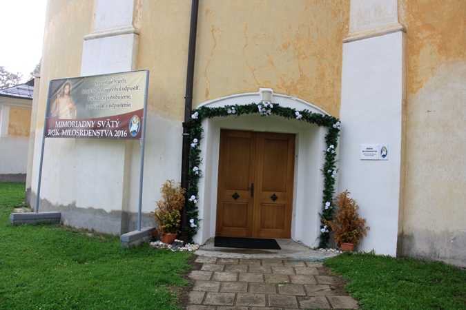 Farský kostol sv. Mikuláša vo Višňovom